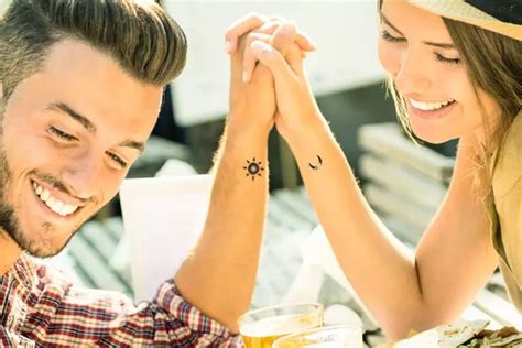 tatouage pour un couple|Tatouage couple : Top 20 des meilleures idées